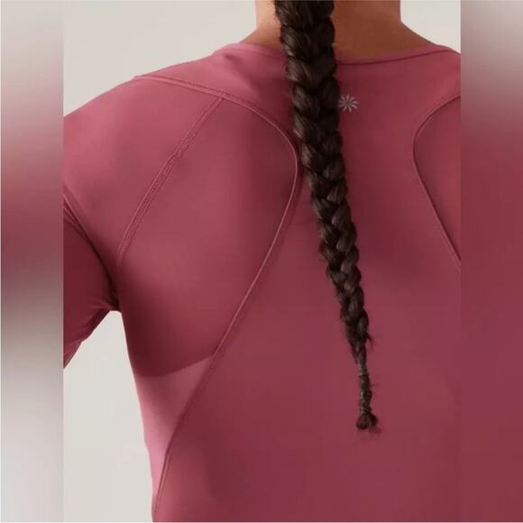NWT Athleta Pacer Mesh Athletic Long Sleeve Cropped Top Medium "Berry Rose" - Picture 10 of 12